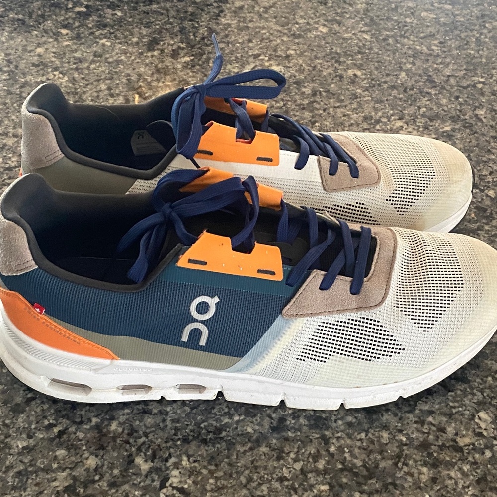 On Running Men's Size 11